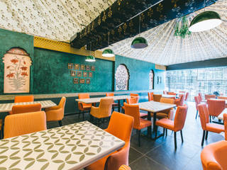 Restaurant, Jubilee Hills, Saloni Narayankar Interiors Saloni Narayankar Interiors Powierzchnie handlowe