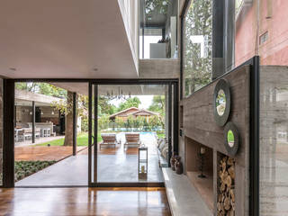 Casa Aranzazu, Besonías Almeida arquitectos Besonías Almeida arquitectos Modern living room Concrete