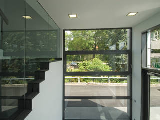 Wohllaib Karl GmbH, Architekturbüro zwo P Architekturbüro zwo P Stands de automóveis modernos