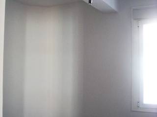 Reformar mi piso y hacerlo más luminoso, Almudena Madrid Interiorismo, diseño y decoración de interiores Almudena Madrid Interiorismo, diseño y decoración de interiores Chambre moderne Blanc