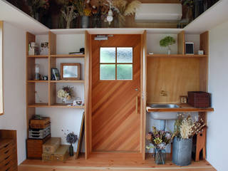 児島の小さなアトリエ Tiny atelier, 丸菱建築計画事務所 MALUBISHI ARCHITECTS 丸菱建築計画事務所 MALUBISHI ARCHITECTS Modern style doors Wood Wood effect