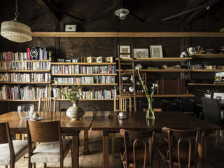 Cafe Franz Kafka, YYAA 山本嘉寛建築設計事務所 YYAA 山本嘉寛建築設計事務所 Commercial spaces Wood Brown Commercial Spaces