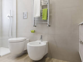 BAGNO PICCOLO RETTANGOLARE, MINIMArchitetti MINIMArchitetti Modern Bathroom