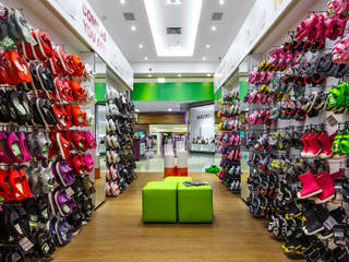 Crocs, DUE Projetos e Design DUE Projetos e Design Espaces commerciaux Bois Effet bois