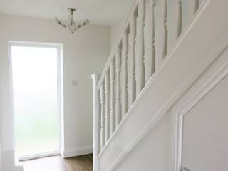 Hyde Green, Beaconsfield, Alex D Architects Limited Alex D Architects Limited Modern Corridor, Hallway and Staircase