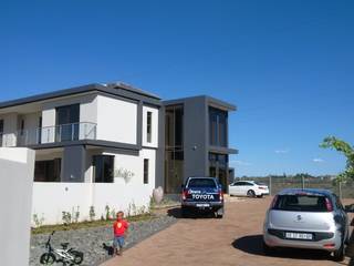 House, AH Architects AH Architects Casas familiares