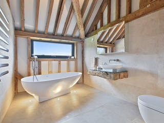 Case Study: Seven Stars Barn, Berkshire, BathroomsByDesign Retail Ltd BathroomsByDesign Retail Ltd Minimalist style bathroom