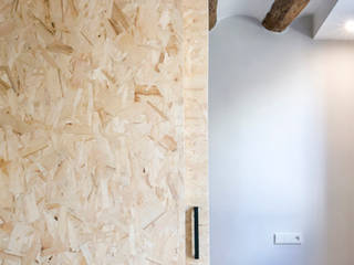 Rehabilitación en el Raval, Silvia R. Mallafré Silvia R. Mallafré Modern Bedroom Engineered Wood Wood effect