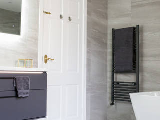 West Winds - Main Bathroom, Brass & Rose Interiors Brass & Rose Interiors Bagno minimalista Piastrelle