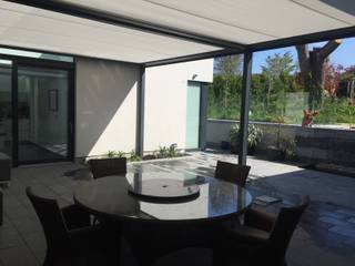 Outdoor Living Pergola Awning - Cubola -, Flybird Installations Ltd Flybird Installations Ltd Modern Terrace Aluminium/Zinc