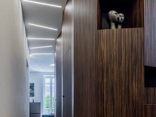 Ristrutturazione di una dimora storica , Studio 4e Studio 4e Modern corridor, hallway & stairs