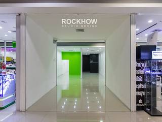 Mobile Shop Imperial World Samrong, Rockhow Studio Design Rockhow Studio Design حديقة داخلية