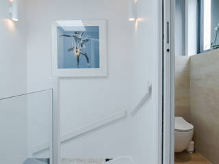 Case Study: Isleworth, TW7, BathroomsByDesign Retail Ltd BathroomsByDesign Retail Ltd Bagno moderno