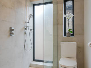 Case Study: Isleworth, TW7, BathroomsByDesign Retail Ltd BathroomsByDesign Retail Ltd Modern Bathroom