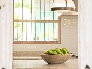 HACIENDA SANTA CRUZ DE PAPARE, Maria Teresa Espinosa Maria Teresa Espinosa Kitchen