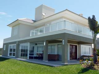 NA PRAIA, EM CONDOMÍNIO FECHADO, Maciel e Maira Arquitetos Maciel e Maira Arquitetos บ้านเดี่ยว