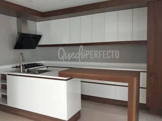 COCINA MP, QUEDÓ PERFECTO QUEDÓ PERFECTO Modern kitchen Solid Wood Multicolored