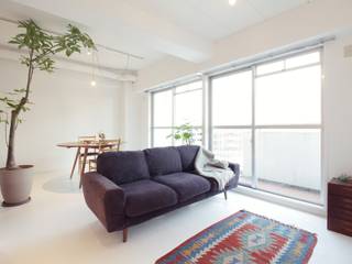 Apartment in Gakuenkita, Mimasis Design／ミメイシス デザイン Mimasis Design／ミメイシス デザイン Phòng khách Bê tông