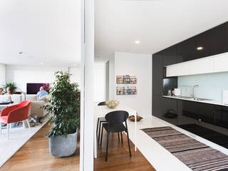 Apartamento T2 Condomínio fechado - V. N. Gaia, ShiStudio Interior Design ShiStudio Interior Design Scandinavian style kitchen