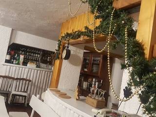 Taverna wHitE WooD, Sublacense Home Staging Sublacense Home Staging Salones rústicos de estilo rústico Madera Acabado en madera