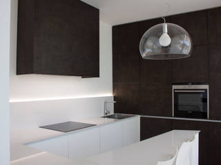 abitazione privata lipomo, Giemmecontract srl. Giemmecontract srl. Nhà bếp phong cách tối giản