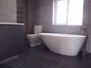 Family Wetroom, DeVal Bathrooms DeVal Bathrooms Baños de estilo moderno