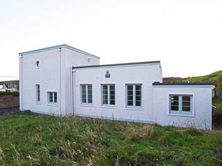 Scarth Craig, Cowie, Stonehaven, Aberdeenshire, Roundhouse Architecture Ltd Roundhouse Architecture Ltd Rumah Gaya Eklektik Beton White