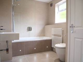 Simple and Stylish Bathroom, DeVal Bathrooms DeVal Bathrooms Modern bathroom