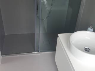 Pavimenti e pareti in resina per il bagno, COVERMAX RESINE COVERMAX RESINE Modern Banyo
