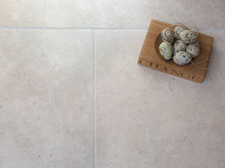 Country Cottage: Dijon Tumbled Limestone, Quorn Stone Quorn Stone Country style kitchen Limestone
