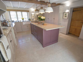 Country Cottage: Dijon Tumbled Limestone, Quorn Stone Quorn Stone Country style kitchen Limestone