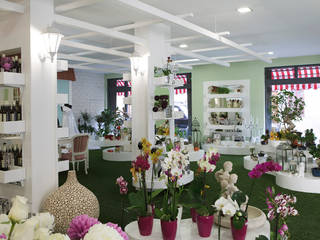 Florista Flor de Lotus – SHI Studio Interior Design, ShiStudio Interior Design ShiStudio Interior Design Eclectic style study/office