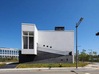 Small Church / 작은교회, Smaller Architects Smaller Architects Escaleras