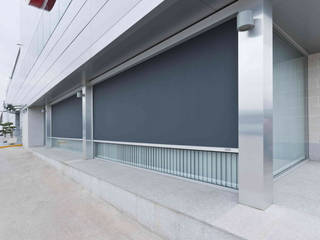 Wind Screens instalados en oficina vanguardista, Saxun Saxun Kerai