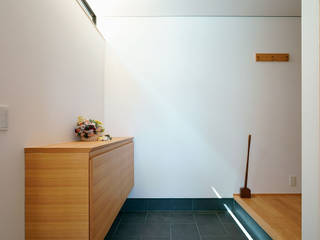 夏蜜柑の家, H建築スタジオ H建築スタジオ 和風の 玄関&廊下&階段