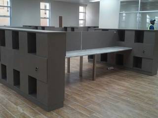 Office Furniture, Sunbird Interiors Sunbird Interiors Commercial spaces Gỗ-nhựa composite