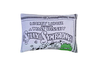 A SILLY SYMPHONY – home collection s/s 2018, 'zoeppritz since 1828' 'zoeppritz since 1828' Modern living room Cotton Red