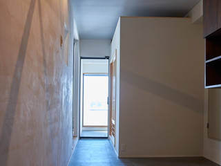 ekoda_renovation, tai_tai STUDIO tai_tai STUDIO Rustic style corridor, hallway & stairs