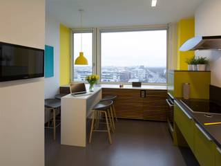 Realisierung eines smart home im denkmalgeschützten Hochhaus, _WERKSTATT FÜR UNBESCHAFFBARES - Innenarchitektur aus Berlin _WERKSTATT FÜR UNBESCHAFFBARES - Innenarchitektur aus Berlin Gewerbeflächen