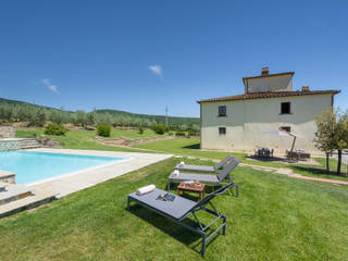 Realizzazione di piscina privata, MAURRI + PALAI architetti MAURRI + PALAI architetti Piscina a sfioro Pietra