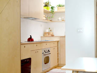 Mini loft a Milano - Cucina in betulla, BGP studio BGP studio Built-in kitchens Wood Wood effect