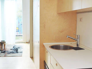 Mini loft a Milano - Cucina in betulla, BGP studio BGP studio Built-in kitchens Wood Wood effect