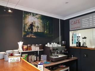 Frabric Frames for a coffee shop, Custom Art Framing (Pty) ltd Custom Art Framing (Pty) ltd Espaços comerciais