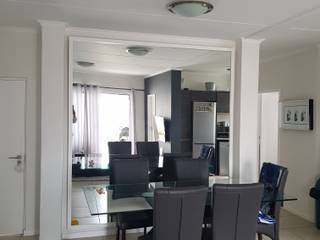 Mirrors, Custom Art Framing (Pty) ltd Custom Art Framing (Pty) ltd Modern dining room Wood Wood effect