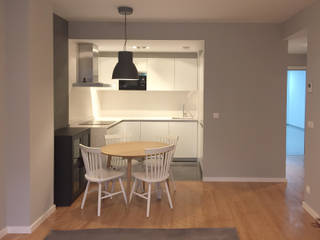 Reforma integral de un piso de 45m2 en Deusto, Muka Design Lab Muka Design Lab Built-in kitchens