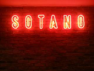 Sotano Siete | Pizza & Caffé (@sotanosiete), MARATEA estudio MARATEA estudio Commercial spaces اینٹوں