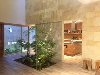 CASA HABITACION GN, axg arquitectos axg arquitectos الممر الحديث، المدخل و الدرج