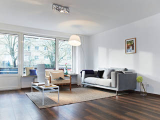 Musterwohnung, Home Staging Bavaria Home Staging Bavaria モダンデザインの リビング