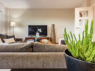 Home Staging en casa de Bibi, CCVO Design and Staging CCVO Design and Staging Modern living room Beige
