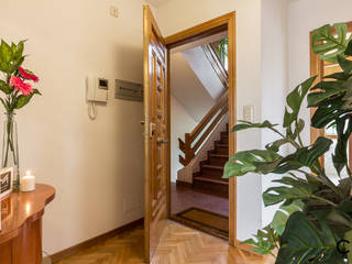 Home Staging en Fiunchedo - Sada - Galicia, CCVO Design and Staging CCVO Design and Staging Couloir, entrée, escaliers modernes Blanc